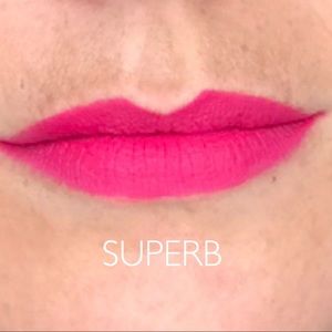 👒 3/$50 YOUNIQUE liquid lipstick - Superb